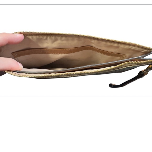 Michael Kors Daniela Large Paisley Wristlet - Picture 8 of 8